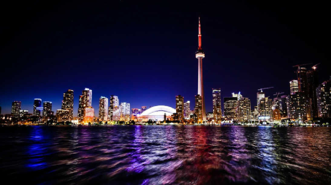 Leć Dreamlinerem do  Toronto  już od 1899*  PLN.png